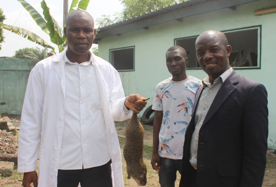 21/01/21  Filire aulacodiculture: les docteurs chercheurs ZOUH BI  Faustin et ZON Serge invitent les populations  se former au Centre de Recherche en Ecologie ( C.R.E.) 